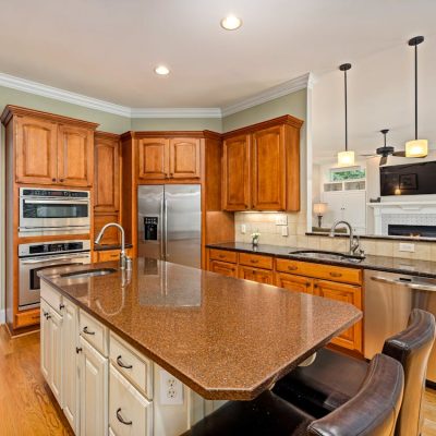 free-photo-of-a-modern-kitchen-with-a-kitchen-island-in-the-middle free-photo-of-a-modern-kitchen-with-a-kitchen-island-in-the-middle